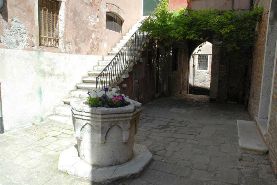 Dorsoduro - Corte Della Comare Venice Exterior photo